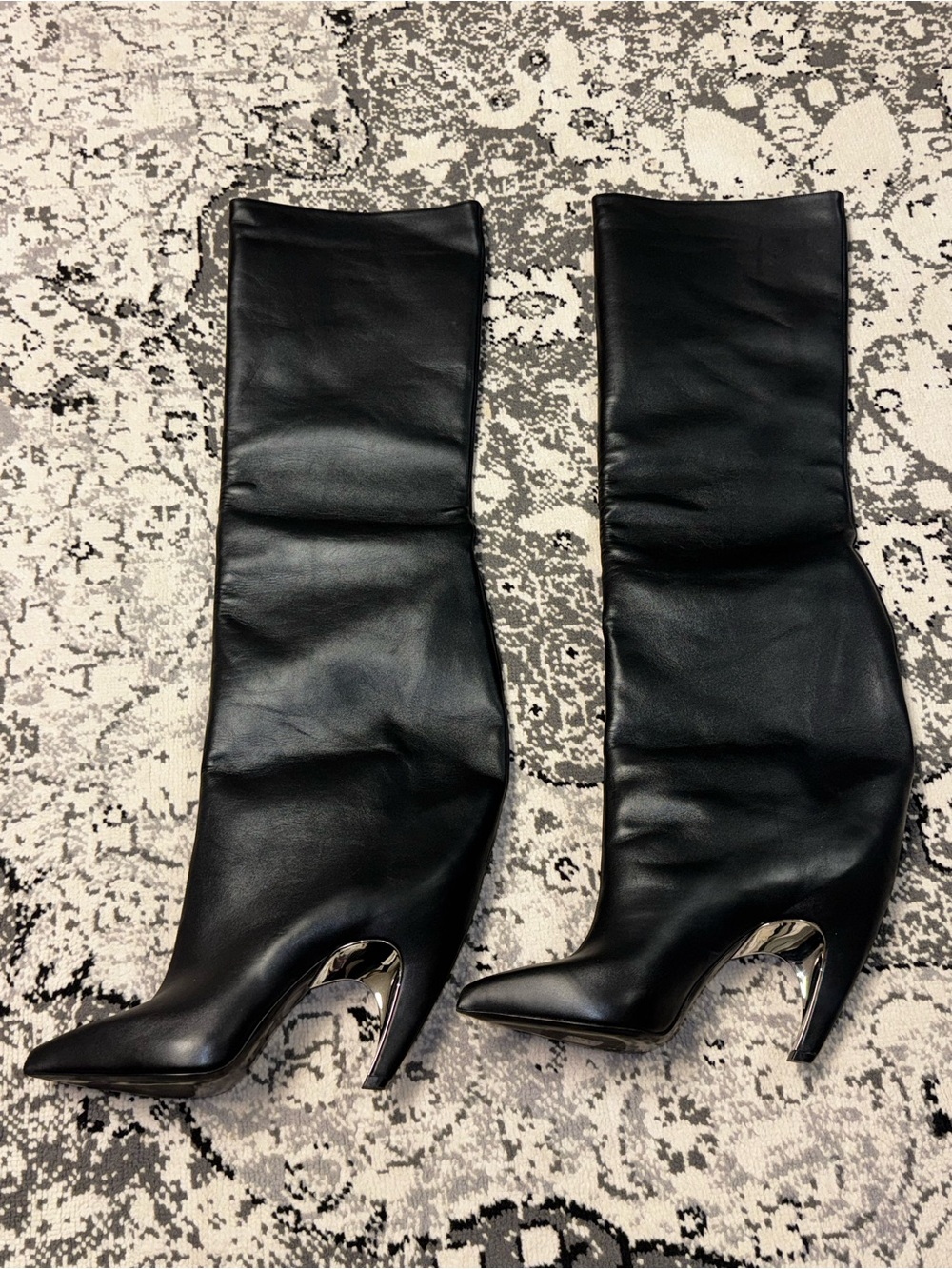 NEW!!! Alexander McQueen Armadillo Boots Sz 37.5